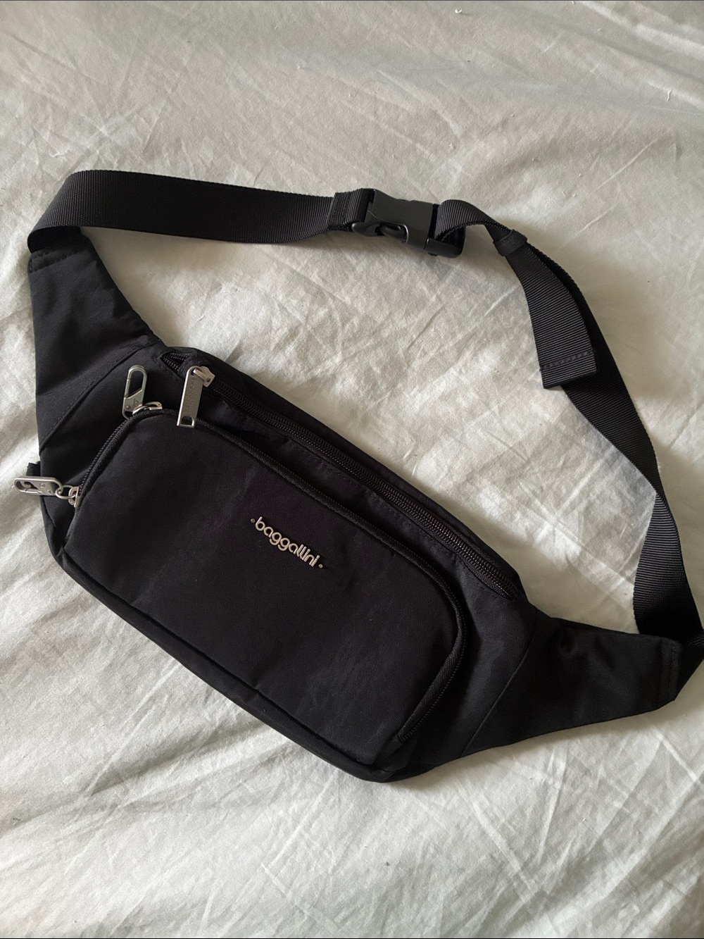 Baggallini Modern Black RFID Belt Bag